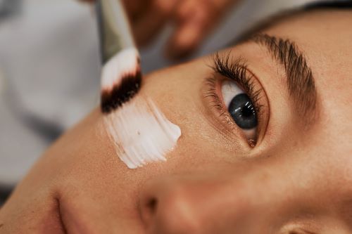 a-smear-of-cream-on-the-face-of-a-young-woman-bru-2023-11-27-05-23-51-utc.jpg