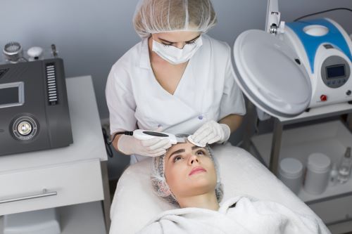 beautiful-woman-receiving-ultrasound-cavitation-fa-2024-08-08-07-40-09-utc.jpg