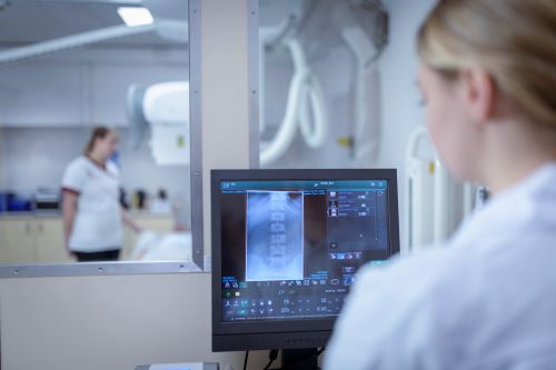 radiologists-set-up-x-ray-machine-in-hospital-2023-11-27-05-14-36-utc.jpg